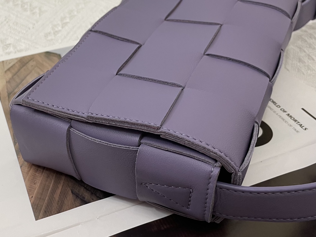 Cassette Intreccio Leather Cross-body Bag Purple